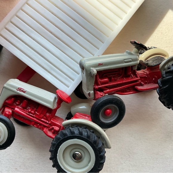 Vintage Assorted Lot of 10 ERTL Red Farm Equipment and Tractors Ford Farmall - Picture 6 of 16